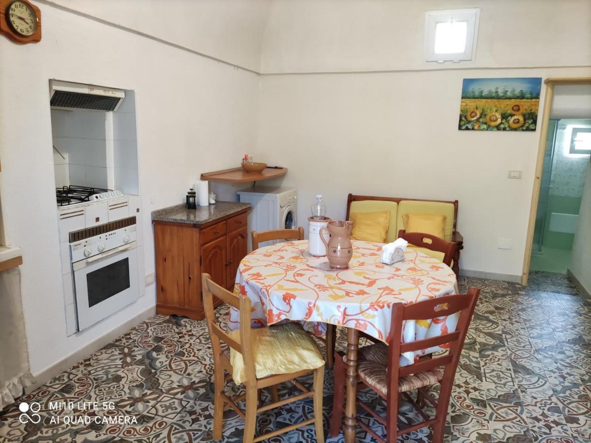 カロヴィーニョTrullo Sole E Ventoアパートメント エクステリア 写真